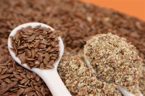  Flaxseed Oil: A Treasure Trove for Industrial Lubricants and Sustainable Bioplastics?